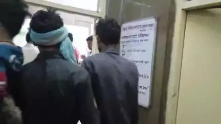 ईसागढ़: देओरा गांव में 32 वर्षीय व्यक्ति ने अज्ञात कारणों से खाया जहरीला पदार्थ