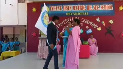 தேவகோட்டை: இன்பென்ட் ஜீசஸ் மெட்ரிக் மேல்நிலைப் பள்ளியில்  பள்ளி மாணவர் தலைவர் பதவி ஏற்பு விழா