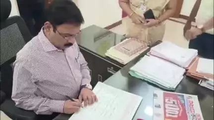 ಚಿಕ್ಕಬಳ್ಳಾಪುರ: ತಾಲ್ಲೂಕು ಕಚೇರಿಗೆ ಜಿಲ್ಲಾಧಿಕಾರಿ ದಿಢೀರ್ ಭೇಟಿ, ಹಲವರಿಗೆ ಶೋಕಾಸ್ ನೋಟೀಸ್!