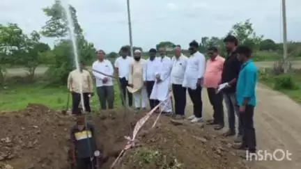 चाकूर: नगराध्यक्ष करीम गुळवे यांनी वार्ड क्रमांक १ ची केली पाहणी