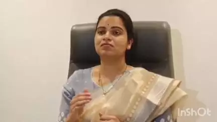 పోలీసుల వేధింపులు తట్టుకోలేక నాగమల్లేశ్వరరావు ఆత్మహత్య: మాజీ మంత్రి రజిని