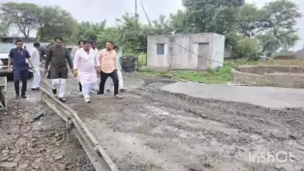 आलोट: ग्राम किरखेड़ी में सड़क निर्माण कार्य का विधायक चिंतामणि मालवीय ने किया निरीक्षण, ग्रामीणों की सुनीं समस्याएँ