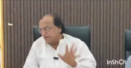 लातूर: एआय आधारित शेती म्हणजे सरकार आणि सहकारकडून शेतकऱ्यांची निव्वळ फसवणूक: शेतकरी संघटनेचे अध्यक्ष रघुनाथ पाटील