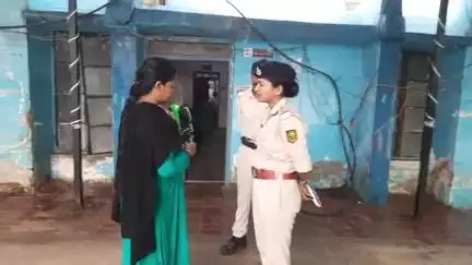 औरंगाबाद: सिविल सर्जन कार्यालय के बड़ा बाबू पर पत्नी प्रताड़ना के आरोप की जांच के लिए सदर अस्पताल पहुंची पुलिस