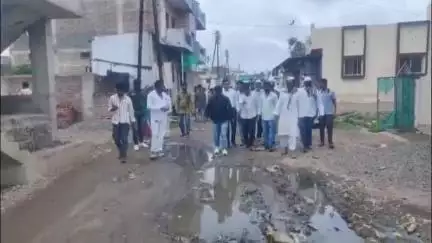 जालना: चंदनझिरा भागातील बावला पार्क येथील पिण्याच्या पाण्यासह नागरी समस्या सोडविण्याची मागणी; आयुक्तांना निवेदन सादर