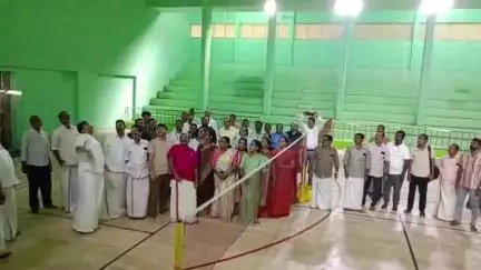തൃശൂർ: ഇ.എം.എസ് മെമ്മോറിയൽ മൾട്ടി പർപ്പസ് ഇൻഡോർ സ്റ്റേഡിയം മേപ്പിൾ വുഡ് ഫ്ലോറിങ്ങ് ഉദ്ഘാടനം മന്ത്രി വി അബ്ദുറഹ്മാൻ നിർവഹിച്ചു