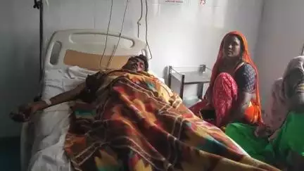 झालरापाटन: खंडी में पुरानी रंजिश के चलते गांव के ही कुछ लोगों ने एक युवक के साथ की मारपीट, जिला अस्पताल में कराया गया भर्ती