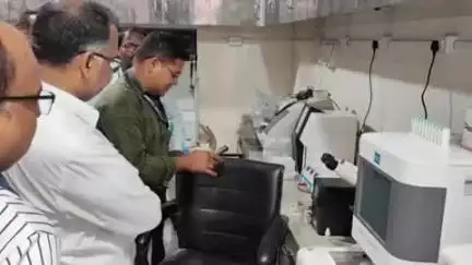 गुमला: लेखा प्रशासन एवं स्वनियोजन द्वारा सदर अस्पताल गुमला का निरीक्षण किया गया