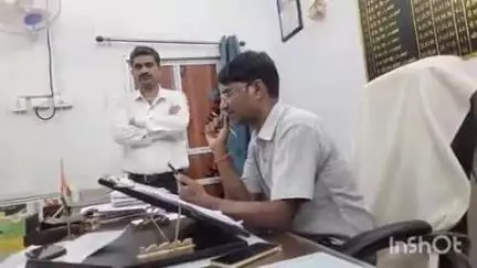 मढ़ौरा: मढ़ौरा की छह पंचायतों में दस प्रत्याशियों ने उपचुनाव के लिए नामांकन पर्चा किया दाखिल
