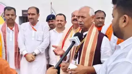 महराजगंज: जसौली में प्रधानमंत्री मोदी का कार्यक्रम संपन्न होने के बाद सांसद जनार्दन सिंह ने कहा- बिहार के विकास को मिलेगी गति