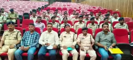 सूरजपुर: सूरजपुर पुलिस ने जिला प्रशासन के अधिकारी-कर्मचारियों को दिए जा रहे नवीन कानूनों के प्रशिक्षण सत्र का किया समापन