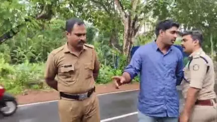മുകുന്ദപുരം: യുവതികളെ ബലമായി കാറില്‍ കയറ്റി കൊണ്ടുപോയി പീഡിപ്പിക്കാൻ ശ്രമം, പ്രതിയെ വല്ലക്കുന്നില്‍ എത്തിച്ച് തെളിവെടുപ്പ് നടത്തി