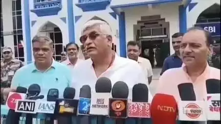 जोधपुर: केंद्रीय मंत्री गजेंद्र सिंह शेखावत ने जोधपुर एयरपोर्ट पर कहा- जम्मू और कश्मीर में पुनः पर्यटकों की बहार आएगी