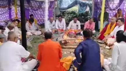 नंदप्रयाग: किमोठा में भैरवनाथ मंदिर में तीन दिवसीय महायज्ञ का वैदिक मंत्रोच्चारण के साथ शुभारंभ