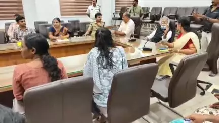 കണ്ണൂർ: തെരുവ് നായ പ്രശ്നം, കളക്ടറേറ്റ് ഹാളിൽ മന്ത്രി രാമചന്ദ്രൻ കടന്നപ്പള്ളിയുടെ അധ്യക്ഷതയിൽ ഉന്നതതല യോഗം ചേർന്നു