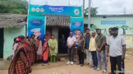 ଲକ୍ଷ୍ମୀପୁର: ବୋରୀଗୀ ଠାରେ ବ୍ଲକ ପ୍ରଶାସନ ତରଫରୁ ନୂତନ ସ୍ଵୟଂ ସହାୟକ ଗୋଷ୍ଠୀକୁ ମିଲେଟ କେଣ୍ଟିନ ଦାଇତ୍ୱ ପ୍ରଦାନ,ଯୋଗ ଦେଲେ ବ୍ଲକ ଚେୟାରମ୍ୟାନ