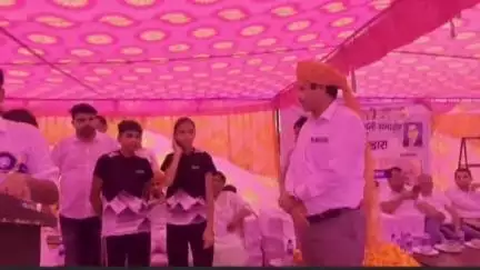 रेवाड़ी: खोल में कबीर जयंती पर विधायक डॉ. कृष्ण कुमार ने प्रतिभाशाली बच्चों को सम्मानित किया, पुस्तक का विमोचन किया