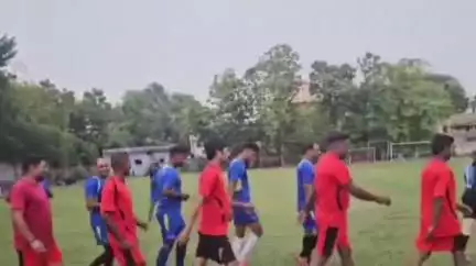 जखनिया: नेहरू स्टेडियम में फुटबॉल का जलवा, आजमगढ़ और भदोही की टीमों ने दिखाया दमखम, जीते रोमांचक मुकाबले