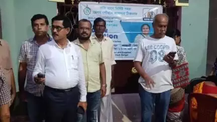 আউশগ্রাম ১: মুখ্যমন্ত্রীর নির্দেশমতো গুসকরা শহরের বাসিন্দাদের হাতে আনুষ্ঠানিকভাবে দীঘার জগন্নাথ দেবের প্রসাদ তুলে দিলেন পুরপ্রধান
