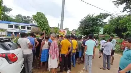ঝাড়গ্রাম: আঁধারি মৌ ভান্ডার গ্রামে দাঁতাল হাতির হামলায় আশঙ্কাজনক ১, চিকিৎসাধীন ঝাড়গ্রাম সুপার স্পেশালিটি হাসপাতালে