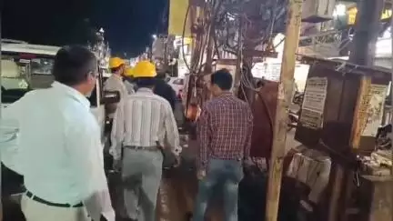 जबलपुर: बिजली विभाग द्वारा रात में खंभों का निरीक्षण, दिन की जगह अब रात में ढूंढेगा विभाग वीक प्वाइंट!