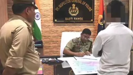 बस्ती: पुलिस उप महानिरीक्षक ने परिक्षेत्रीय कार्यालय पर जनसुनवाई कार्यक्रम का आयोजन किया, समस्याओं का निस्तारण किया गया