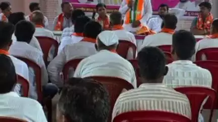 पैठण: विहामांडवा येथे मोदी सरकारला अकरा वर्षे पूर्ण झाल्या बद्दल भाजपातर्फ विकसित भारत संकल्प सभा संपन्न