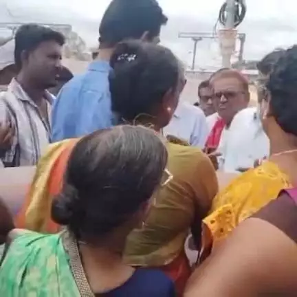 ಚಿತ್ತಾಪುರ: ವಾಡಿಗೆ ಮೂಲ ಸೌಕರ್ಯ ಕಲ್ಪಿಸುವಂತೆ ಆಗ್ರಹಿಸಿ ಪ್ರತಿಭಟನೆ #localissue