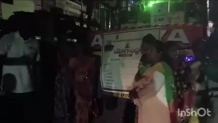 పెందుర్తి: ప్రధాని మోడీ పాల్గొనే యోగాంధ్ర  కార్యక్రమానికి పెందుర్తి పరిసర  ప్రాంతాల నుండి వాహనాల ద్వారా బయలుదేరిన ప్రజలు