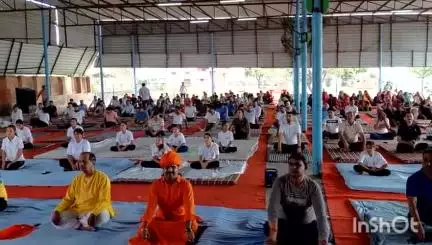 आसीन्द: अंतर्राष्ट्रीय योग दिवस पर आसींद क्षेत्र में अंतरराष्ट्रीय तीर्थ स्थल सवाई भोज मंदिर परिसर में किया गया योग