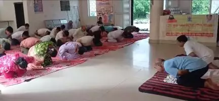 बरवाडीह: बरवाडीह प्रखंड कार्यालय, रेलवे क्लब सहित कई स्थानों पर अंतर्राष्ट्रीय योग दिवस का आयोजन