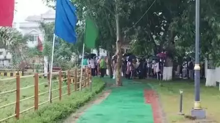 উদয়পুর: বৃষ্টির জন্য গতির জেলাভিত্তিক আন্তর্জাতিক যোগা দিবস মাঝপথে নিস্তব্ধ, বৃষ্টিতে ভিজতে হয় মন্ত্রী এবং জেলা শাসক কে