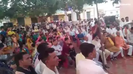 केंद्रीय राज्यमंत्री ने पूरनपुर में किया जनसभा को संबोधित आशाओं को बांटे प्रेशर कुकर,संचालन देवस्वरूप पटेल ने किया।
