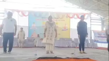 जगाधरी: यमुनानगर अनाज मंडी में जिला प्रशासन द्वारा योग दिवस मनाया गया, निगम मेयर भी उपस्थित रहीं