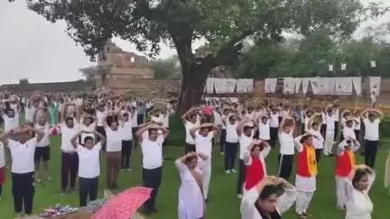 चित्तौड़गढ़: ऐतिहासिक दुर्ग पर अंतरराष्ट्रीय योग दिवस का जिला स्तरीय कार्यक्रम आयोजित हुआ