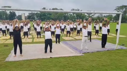 तन, मन औरआत्मा के संतुलन का पर्व -योग।
पुलिस केन्द्र सुपौल में योग दिवस मनाया गया,जिसका स्लोगन था।योग करे, निरोग रहे।