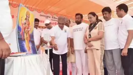 बुलंदशहर: 11वां अंतर्राष्ट्रीय योग दिवस नगर के यमुना पुरम में मनाया गया, एक पृथ्वी, एक स्वास्थ्य की थीम पर हुआ कार्यक्रम