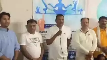 गोपालगंज: अंतर्राष्ट्रीय योग दिवस पर अंबेडकर भवन में मतदाता जागरूकता कार्यक्रम आयोजित, डीएम सहित कई अधिकारी उपस्थित