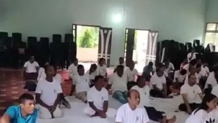 মঙলদৈ ভাগ: দৰং জিলা প্ৰশাসনে মঙলদৈ অনুষ্ঠিত কৰে একাদশ যোগ দিবস, উপস্থিত জিলা আয়ুক্ত, আৰক্ষী অধীক্ষক