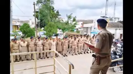 સીંગવડ: ચૂંટણી અંગે રણધીપુર પોલીસ સ્ટેશન ખાતે પોલીસ સ્ટાફને ચૂંટણી જવાબદારીના પોસ્ટિંગ કરવામાં આવ્યા