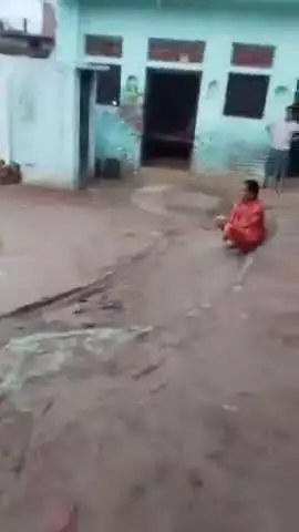 घाटमपुर: कुड़नी गांव में नाली बनाने के विवाद में पड़ोसी ने फावड़े से किया जानलेवा हमला, वीडियो हुआ वायरल