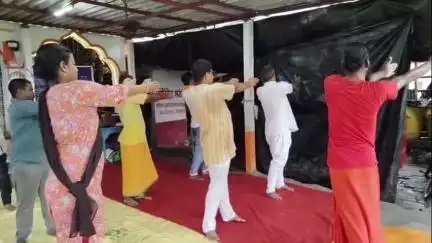 সাগর: আন্তর্জাতিক যোগ দিবস পালন করা হলো গঙ্গাসাগরে। আজ গোটা ভারতবর্ষ জুড়ে পালন করা হচ্ছে আন্তর্জাতিক যোগ দিবস