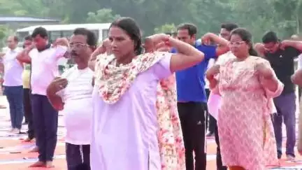 ଦେବଗଡ: ନୂତନ ବସଷ୍ଟାଣ୍ଡରେ ଜିଲ୍ଲା ସ୍ତରୀୟ ଅନ୍ତର୍ଜାତୀୟ ଯୋଗ ଦିବସ, ଯୋଗଦେଲେ ଜିଲ୍ଲାପାଳ ଓ ଏସ୍‌ପି