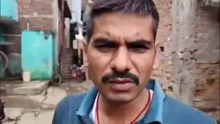 कोईलवर: ज्ञानपुर में बिजली के खंभे में करंट प्रवाहित होने से पंच सदस्य की मौत, परिजनों ने बिजली विभाग पर लापरवाही का लगाया आरोप