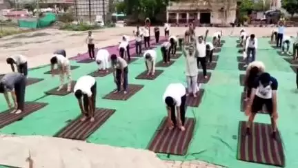 डग: डग पंचायत समिति प्रांगण में अंतर्राष्ट्रीय योग दिवस पर कार्यक्रम हुआ आयोजित
#yogamahotsav2025
