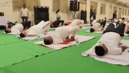 भिंड नगर: अंतर्राष्ट्रीय योग दिवस पर भिंड में मंत्री और प्रशासनिक अधिकारियों ने ITI परिसर में योगा किया