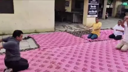 पचपहाड़: भवानीमंडी में अंतर्राष्ट्रीय योग दिवस पर न्यायालय परिसर में योग शिविर हुआ आयोजित
#yogamahotsav2025