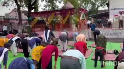 बंडा: अंतर्राष्ट्रीय योग दिवस पर स्कूलों में योगाभ्यास, शासकीय गर्ल्स स्कूल में विधायक ने भी किया योग