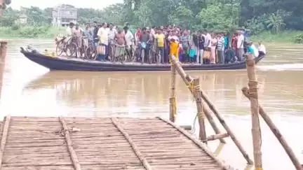 ডেবরা: টাবাগেড়্যা এলাকায় কাঁসাই নদীর জল বাড়তেই বিপাকে সাধারণ মানুষ,ব্রীজ হবে জানালেন বিধায়ক ডঃ হুমায়ুন কবীর #jansamasya