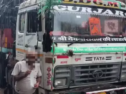 गया टाउन सीडी ब्लॉक: शहरी ट्रैफिक थाने सहित ज़िले के थानों की पुलिस ने यातायात नियमों का उल्लंघन करने पर वाहन चालकों से ₹1,13,500 वसूले